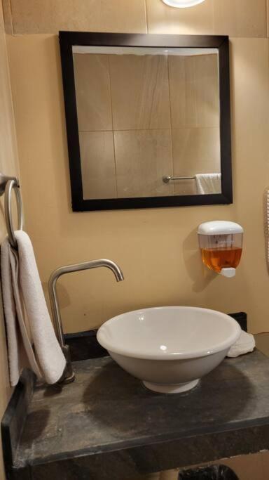 Departamento Privado7, 2 Camas Matri, Parking, Cocina Equipada, Wifi 65 Mb, 2 Climas,Centrico,Tv Smart Leilighet Ciudad Valles Eksteriør bilde